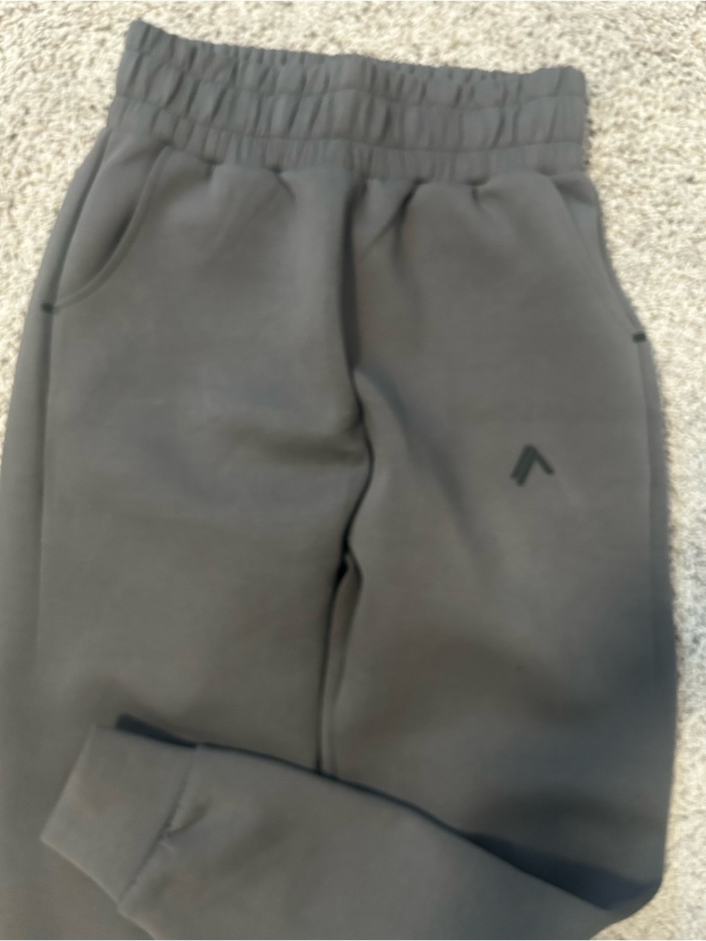 ALPHALETE Elmts Relaxed Charcoal Gray Jogger Sweatpants - Picture 9 of 10